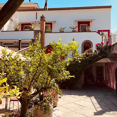 Casa Lucia فندق مبيت وإفطار سورينتو