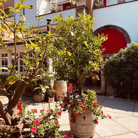 Casa Lucia فندق مبيت وإفطار 4*