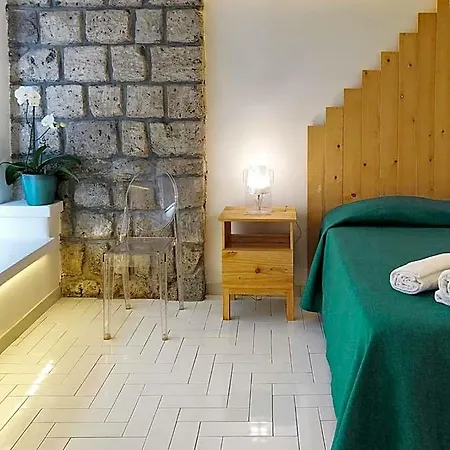 Casa Lucia Bed & Breakfast 4*