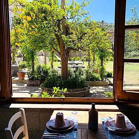 Casa Lucia Bed & Breakfast 4*