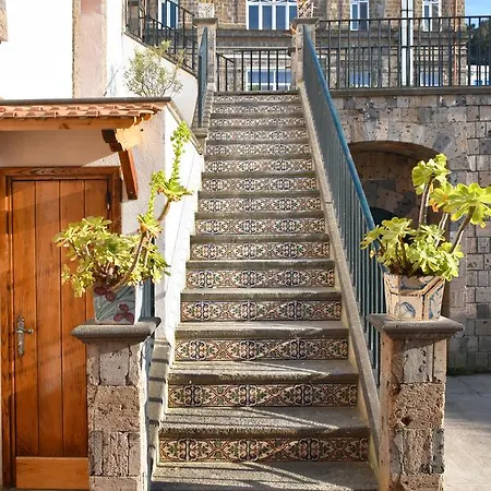 Casa Lucia Bed & Breakfast 4*